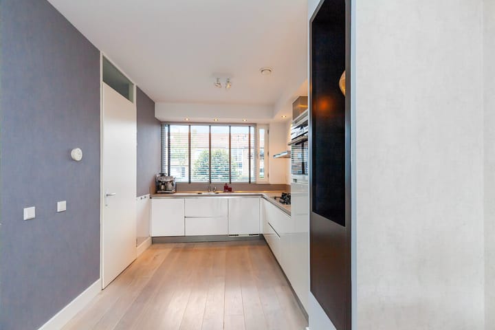 Move-in ready 3-room terraced house with high-quality finish in Ridderkerk — 24