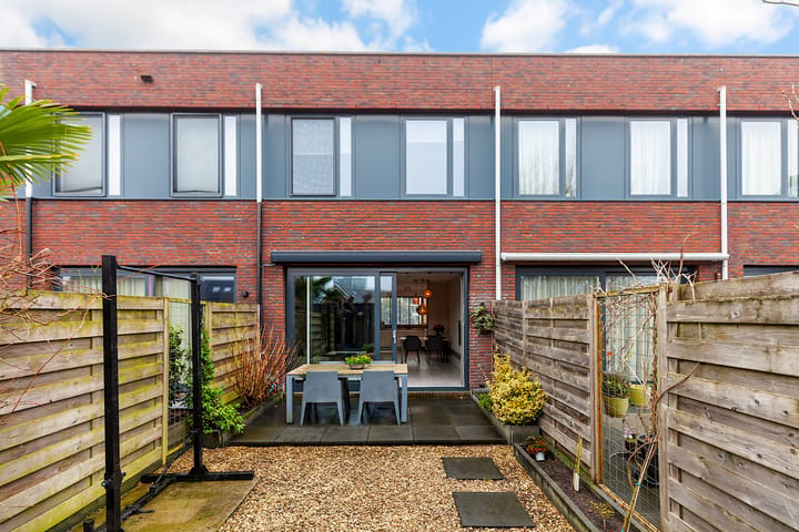 Move-in ready 3-room terraced house with high-quality finish in Ridderkerk — 34