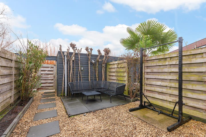 Move-in ready 3-room terraced house with high-quality finish in Ridderkerk — 40
