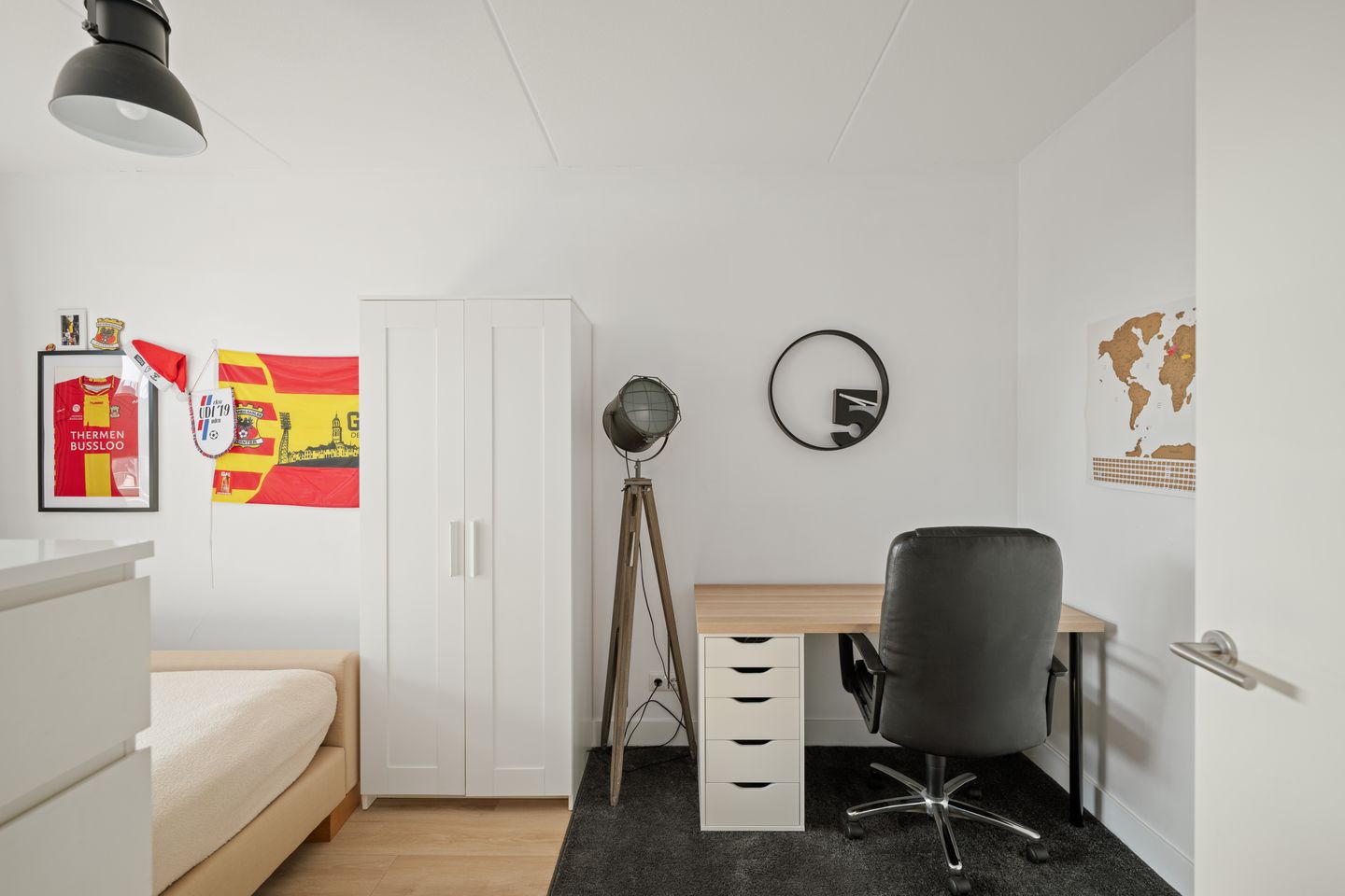 Photo 20 of Koolmees 13