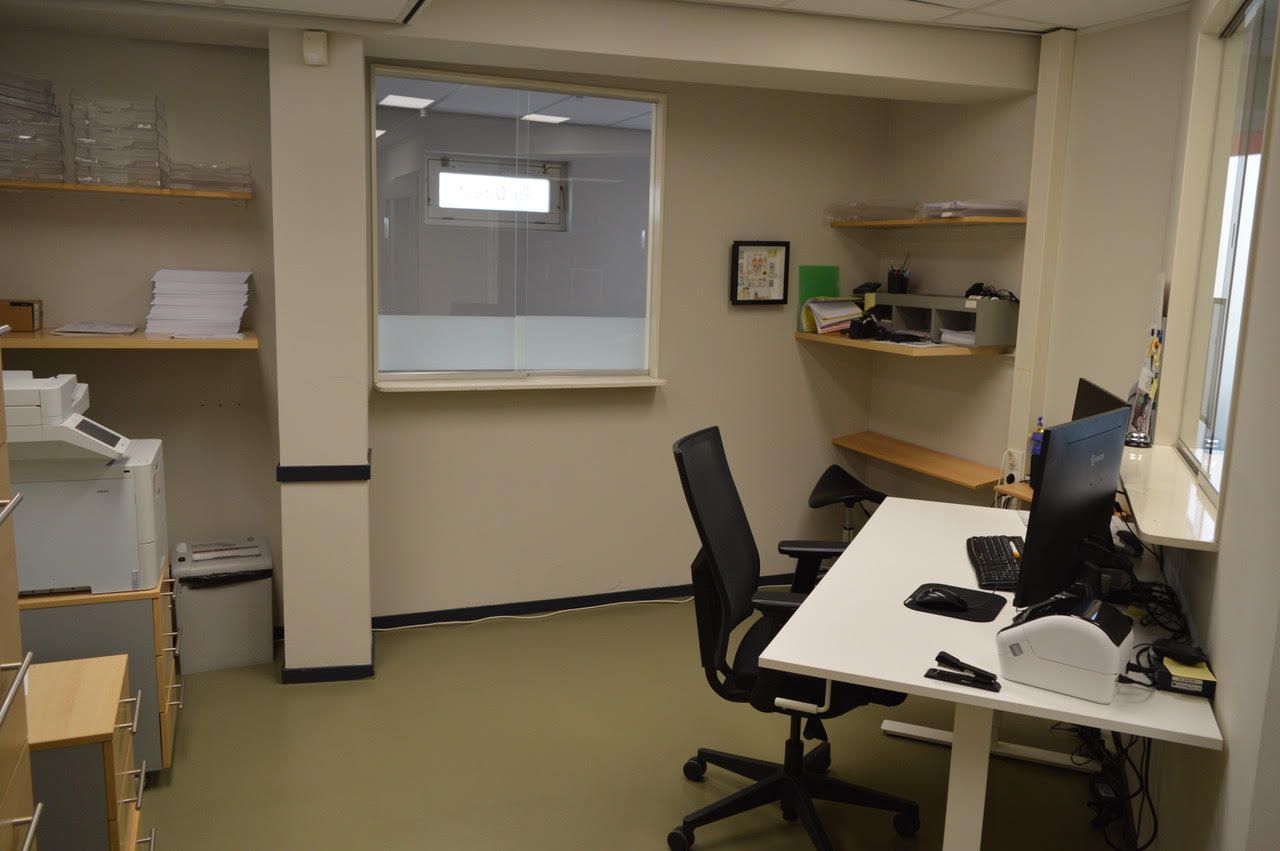 View photo 3 of Nieuwendammerstraat 2-A