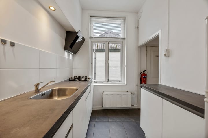 Charming Upper Apartment in Central Arnhem with External Storage — 13