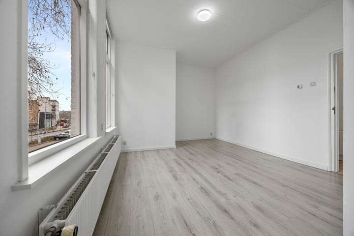 Charming Upper Apartment in Central Arnhem with External Storage — 19