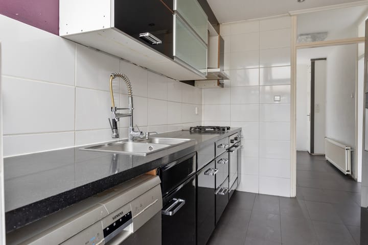 Spacious corner house with 5 bedrooms near the beach in Vlissingen — 23