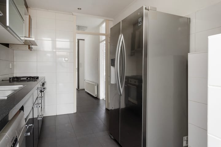 Spacious corner house with 5 bedrooms near the beach in Vlissingen — 24