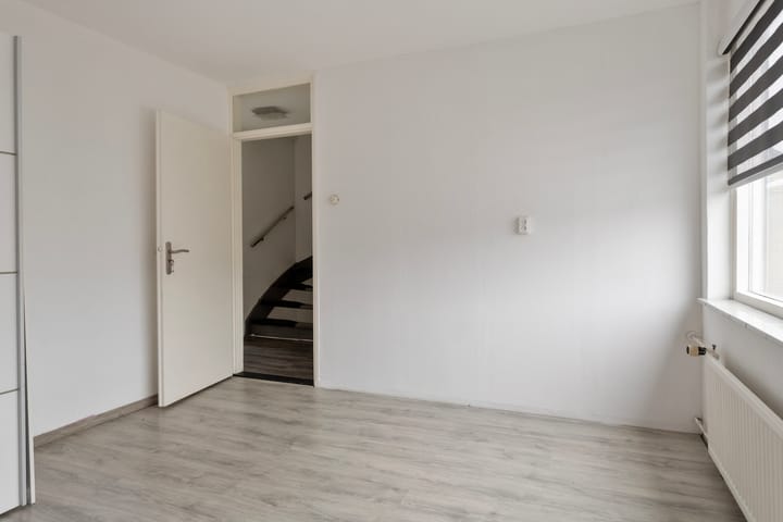 Spacious corner house with 5 bedrooms near the beach in Vlissingen — 34