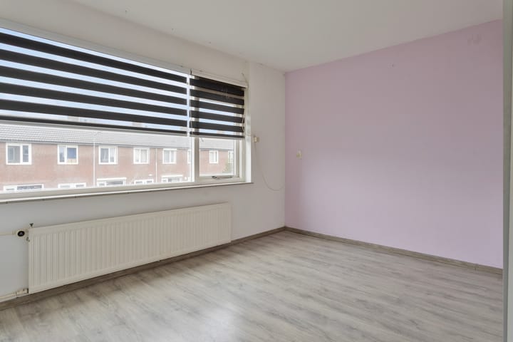 Spacious corner house with 5 bedrooms near the beach in Vlissingen — 36