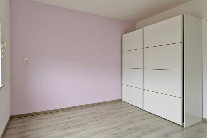 Spacious corner house with 5 bedrooms near the beach in Vlissingen — 38