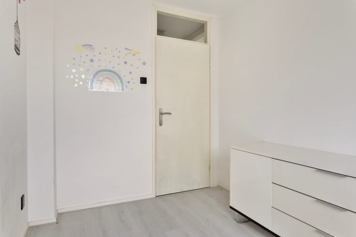 Spacious corner house with 5 bedrooms near the beach in Vlissingen — 42