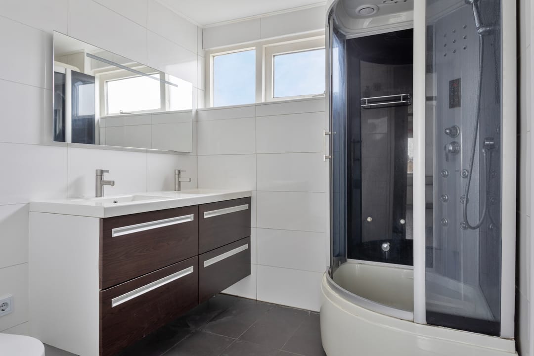 Spacious corner house with 5 bedrooms near the beach in Vlissingen — 47