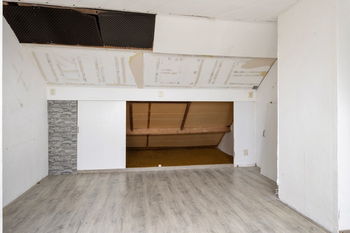Spacious corner house with 5 bedrooms near the beach in Vlissingen — 53