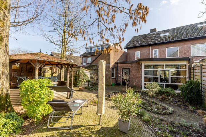 Foto 4 van Postelplein 4