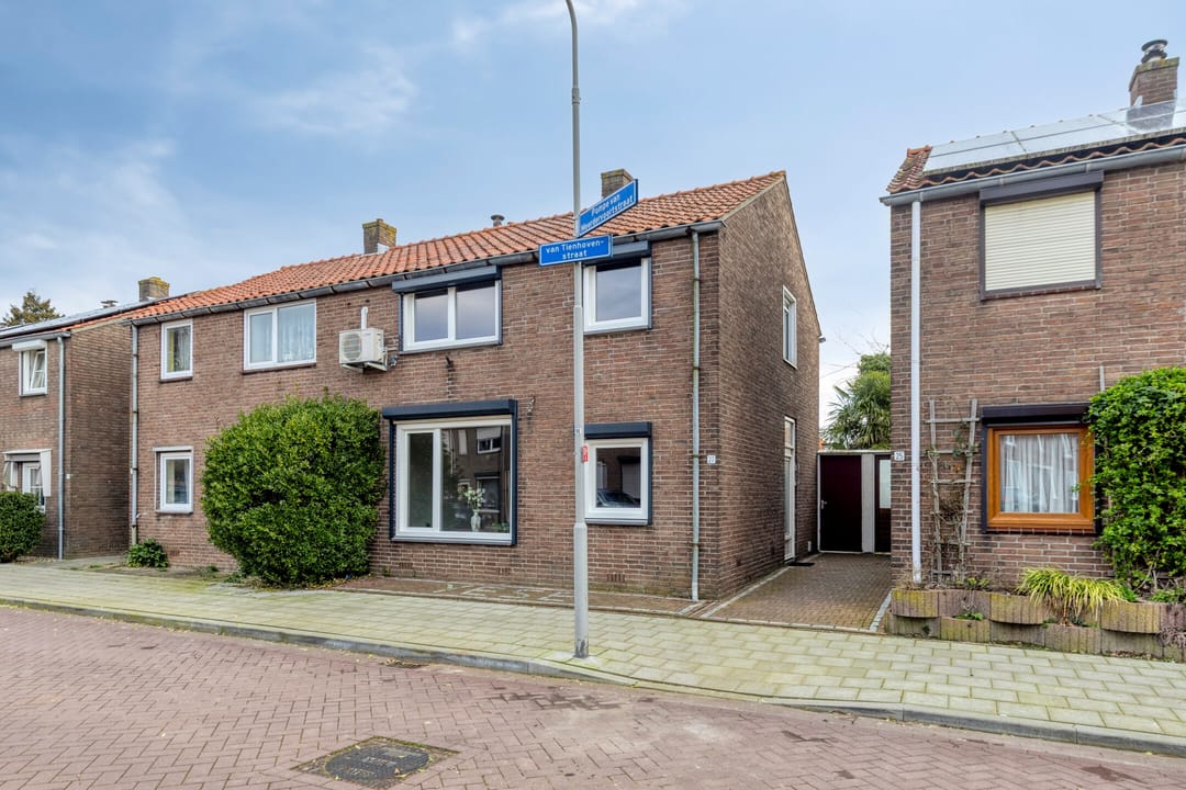 Photo 2 of van Tienhovenstraat 27
