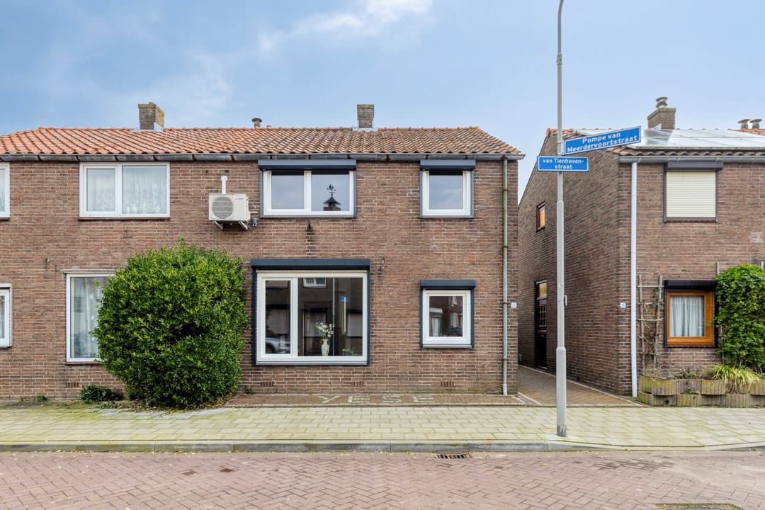 Photo 1 of van Tienhovenstraat 27