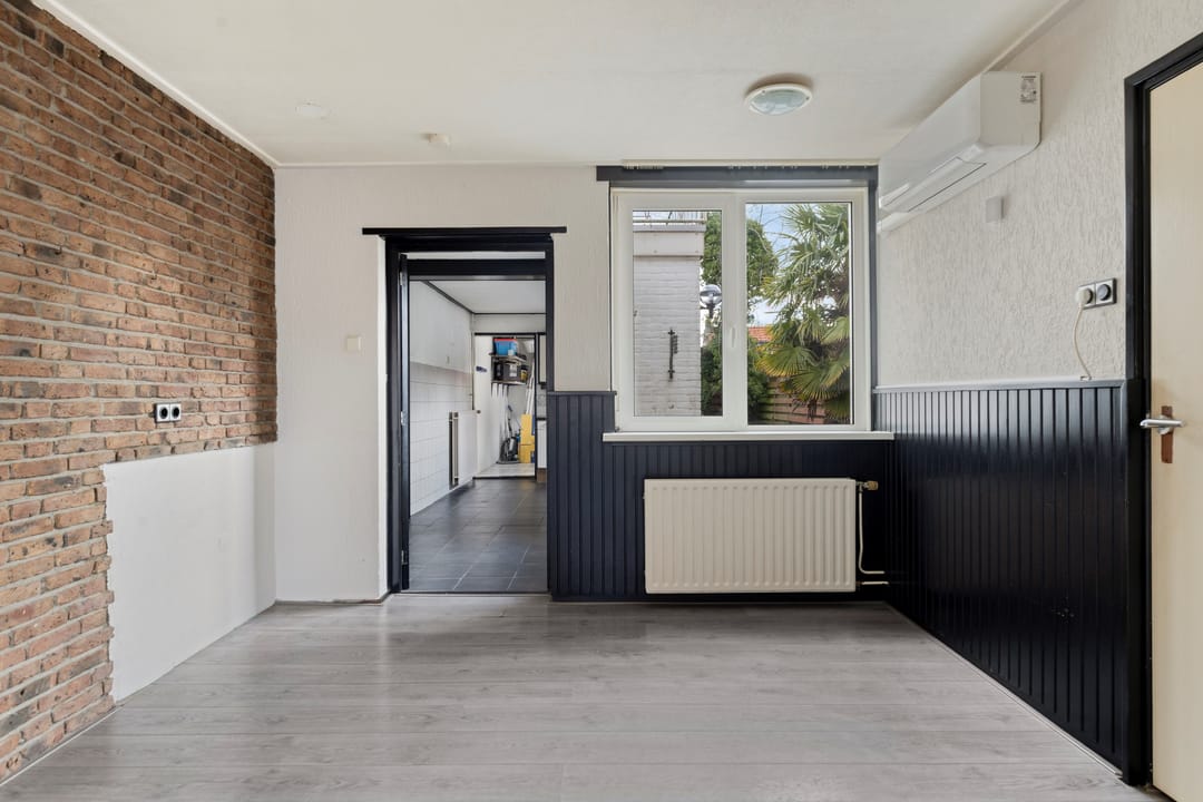 Photo 11 of van Tienhovenstraat 27