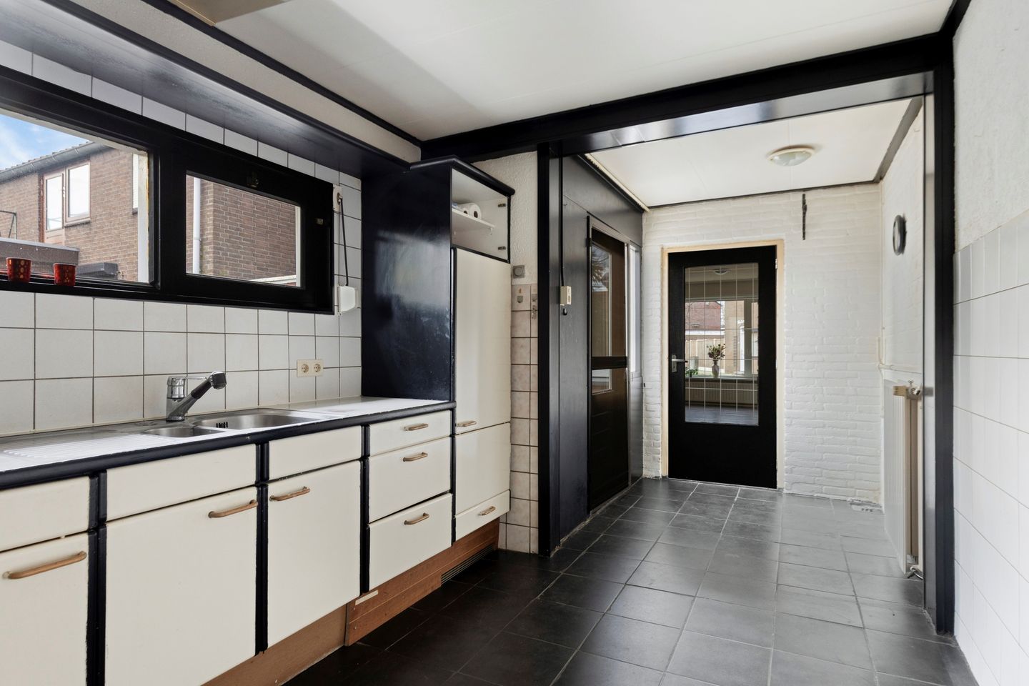 Photo 14 of van Tienhovenstraat 27