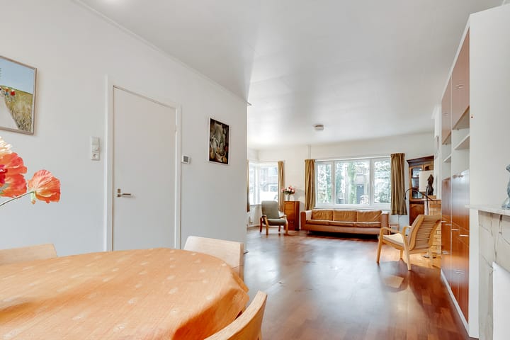 Spacious and charming family home with potential in Bilthoven South — 13
