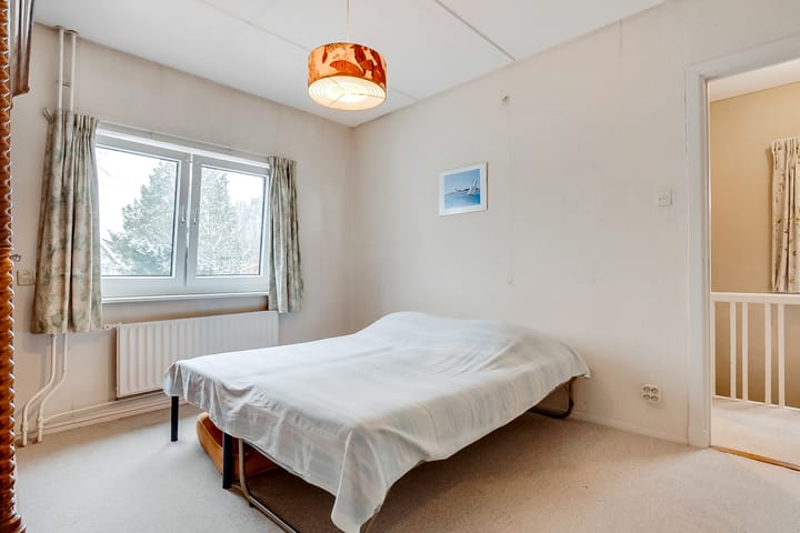 Spacious and charming family home with potential in Bilthoven South — 25