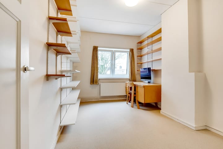Spacious and charming family home with potential in Bilthoven South — 27