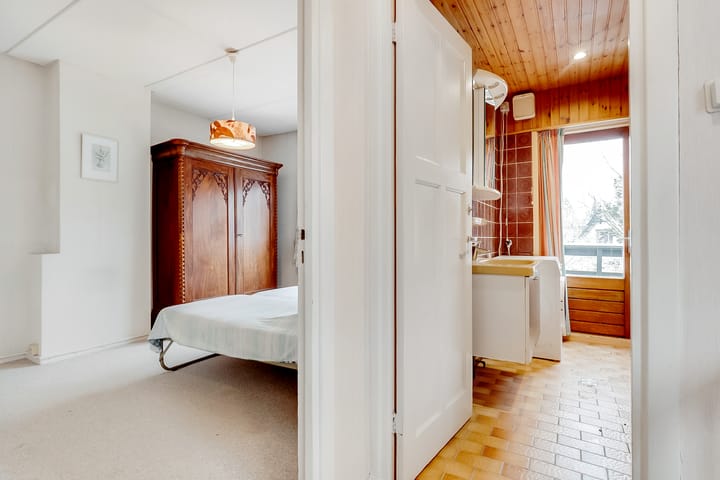 Spacious and charming family home with potential in Bilthoven South — 31