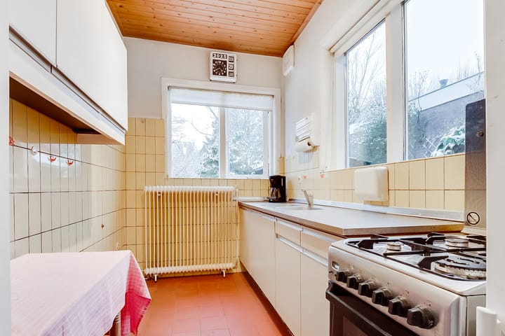 Spacious and charming family home with potential in Bilthoven South — 23