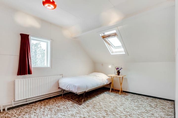 Spacious and charming family home with potential in Bilthoven South — 45