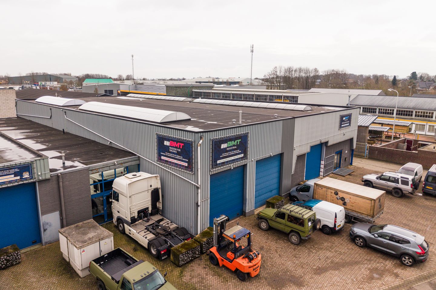 View photo 2 of Holstraat 36