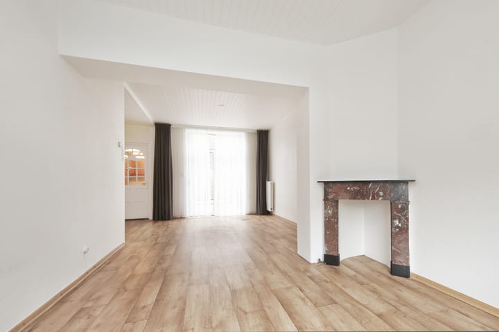 Photo 4 of Ceramstraat 11