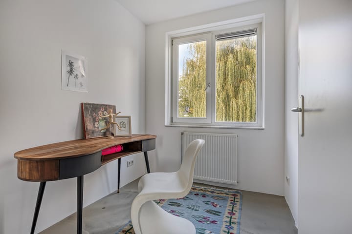 Modern Energy-Efficient Corner Home in Picturesque Vreeland — 38