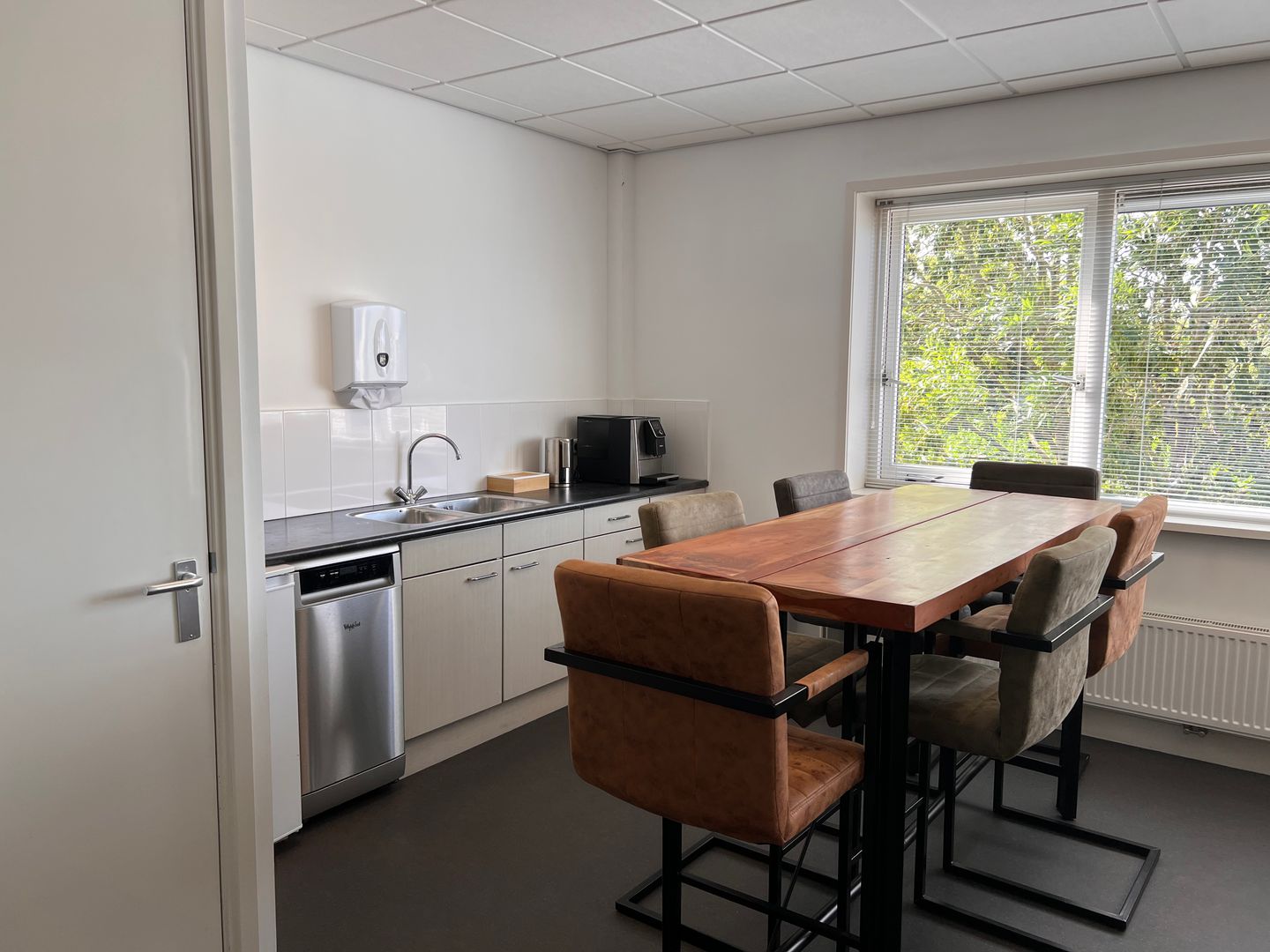 View photo 5 of M.C. van Voordenstraat 20