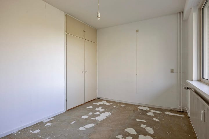 Spacious Apartment with Renovation Potential in Green Den Bosch West — 40