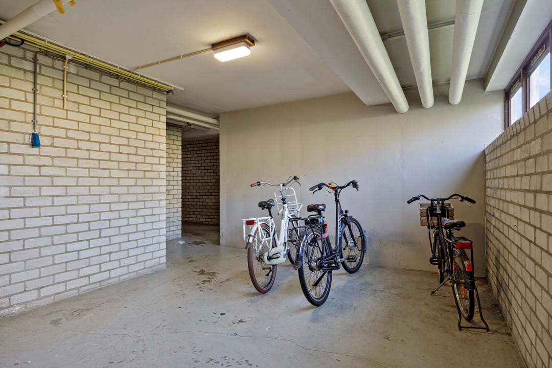 Spacious Apartment with Renovation Potential in Green Den Bosch West — 81