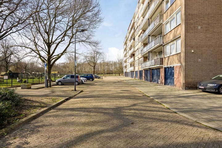Spacious Apartment with Renovation Potential in Green Den Bosch West — 82