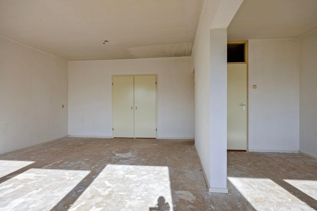 Spacious Apartment with Renovation Potential in Green Den Bosch West — 14