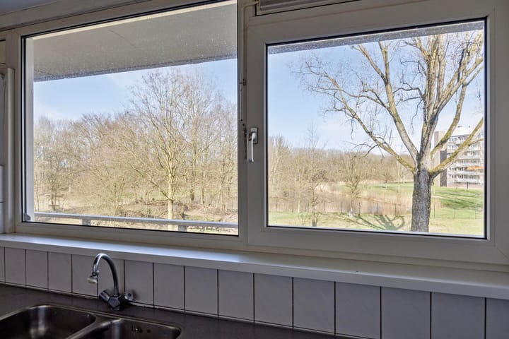 Spacious Apartment with Renovation Potential in Green Den Bosch West — 36