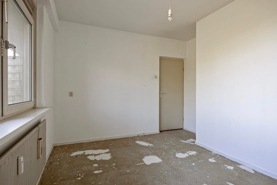 Spacious Apartment with Renovation Potential in Green Den Bosch West — 43