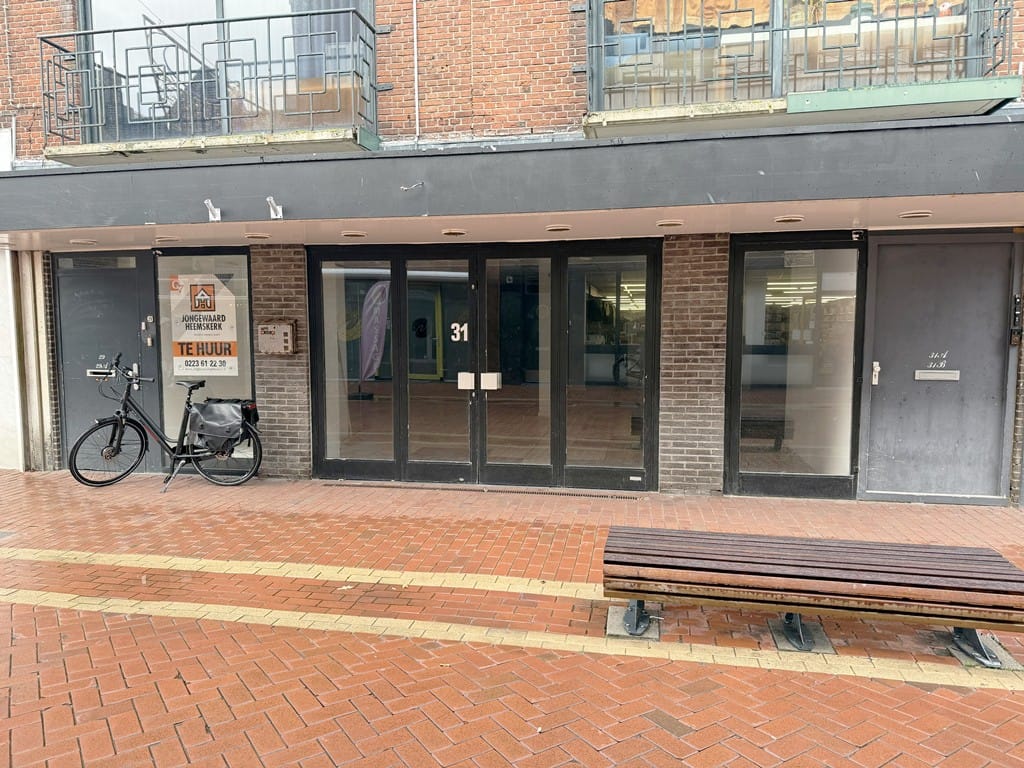 Bekijk foto 2 van Spoorstraat 31