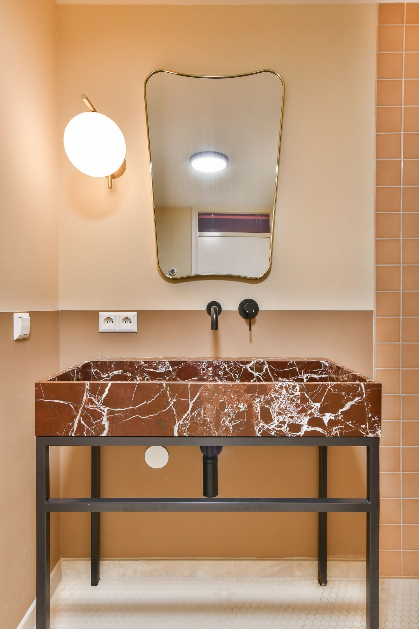 Photo 20 of Nova Zemblastraat 13-H