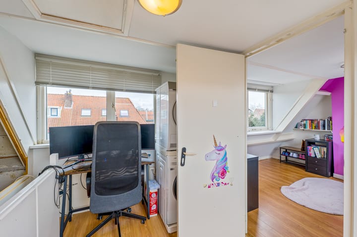 Charming Renovated Family Home in Hilversum South — 42