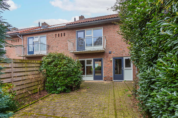 Photo 4 of Meeuwenstraat 11