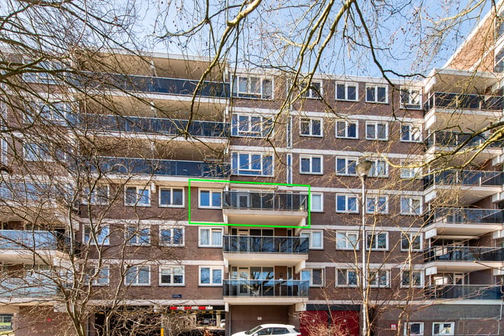 Spacious 3-Room Apartment with Sunny Balcony in Haarlem — 44