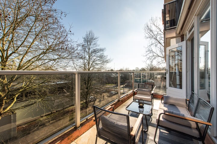 Spacious 3-Room Apartment with Sunny Balcony in Haarlem — 37