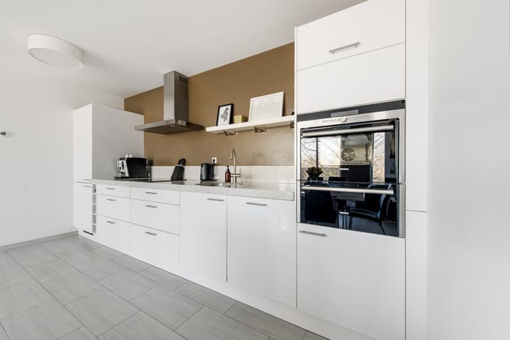 Spacious 3-Room Apartment with Sunny Balcony in Haarlem — 15