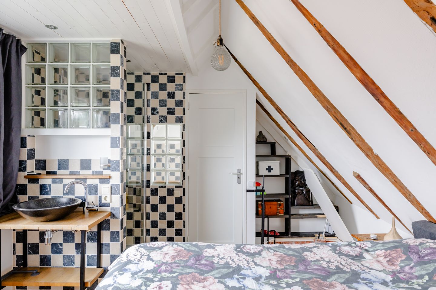 Foto 19 van Middenweg 14