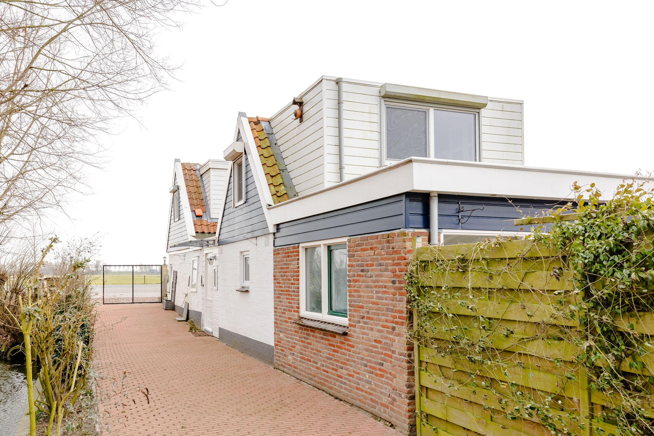 Foto 24 van Middenweg 14