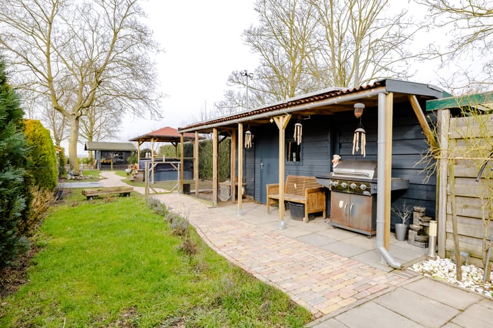 Photo 2 of Middenweg 14