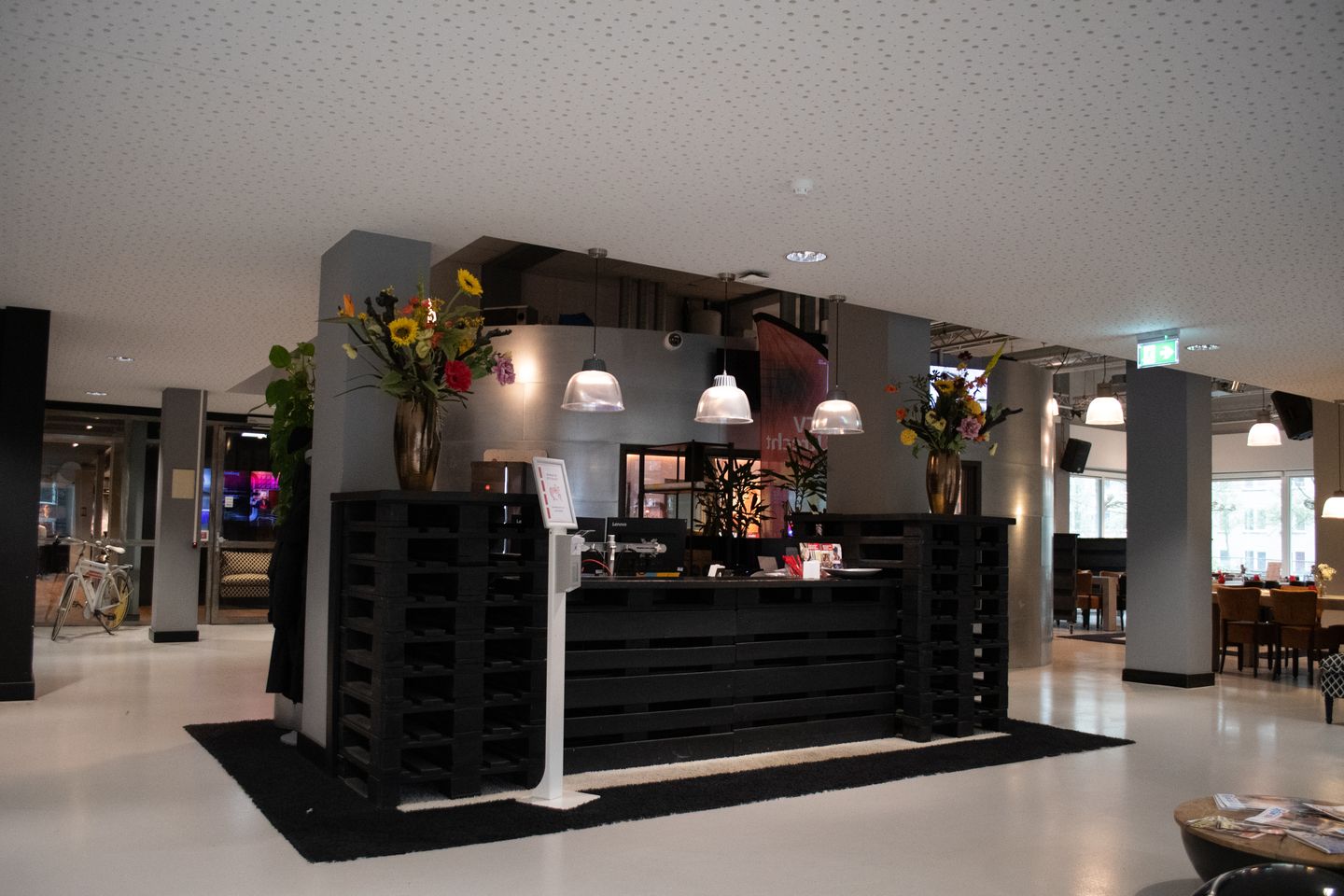 Bekijk foto 2 van Hengeveldstraat 29