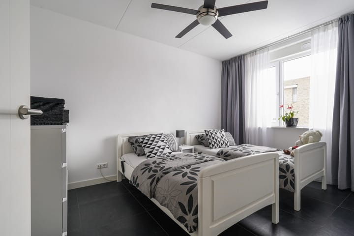 Spacious Family Home with South-Facing Garden in Landgoed Driessen — 23
