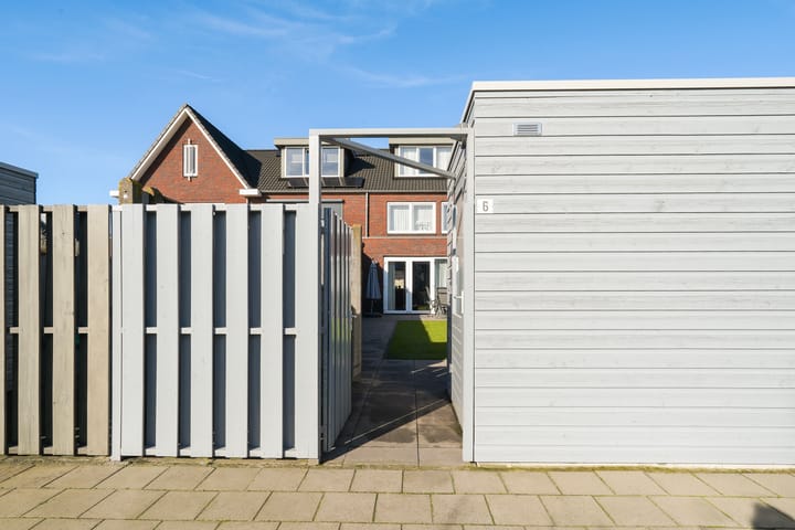 Spacious Family Home with South-Facing Garden in Landgoed Driessen — 45