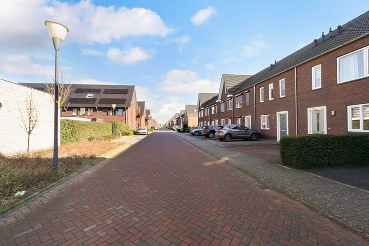 Spacious Family Home with South-Facing Garden in Landgoed Driessen — 49
